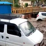 उत्तराखंड बद्रीनाथ के पड़ाव पीपलकोटी क्षेत्र में भारी बारिश ने मचाया कोहराम, कई गाड़ियां मलबे में दबी लोगों में अपरा तफरी,,,,,