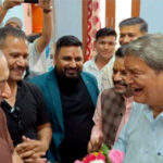 उत्तराखंड हरीश रावत के मानने पर भी नही माने कांग्रेस नेता मयूख महर, पहले माफी मांगे करण माहरा तभी चलेगा साथ,,,,,,