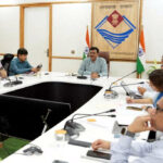 उत्तराखंड कोरोना रोकथाम हेतु मुख्य सचिव की अध्यक्षता में आज सचिव समिति की बैठक का हुआ आयोजन, वीडियो कांफ्रेंसिंग से जुड़े प्रदेश के सभी जनपदों के DM,,,