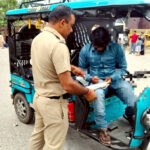 उत्तराखंड SP GRP के आदेशानुसार रेलवे स्टेशन हरिद्वार पर चला चैकिंग अभियान, आपत्तिजनक गतिविधियां करते युवकों के किए चालान,,,