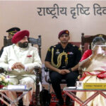 उत्तराखंड राष्ट्रपति द्रौपदी मुर्मू ने दृष्टिबाधित बच्चों के साथ मनाया जन्मदिन, मासूम बच्चों का गीत सुनकर नम हुई महामहिम के आंखें,,,,