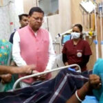 उत्तराखंड मुख्यमंत्री ने हरिद्वार जिला चिकित्सालय एम्स ऋषिकेश में मनसा देवी पैदल मार्ग पर हुई भगदड़ में घायल श्रद्धालुओं का जाना हालचाल,,,,