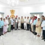उत्तराखंड प्रदेश कांग्रेस का वृहद प्रतिनिधिमंडल ने राज्यपाल से मिलकर राज्य निर्वाचन आयुक्त को बर्खास्त करने की रखी मांग,,,,,,