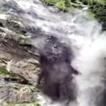 उत्तराखंड चमोली में हुए भारी भूस्खलन में विद्युत परियोजना में काम कर रहे 40-50 मजदूर फंसे, पुलिस, एसडीआरएफ और स्वास्थ्य विभाग ने संभाला मोर्चा,,,