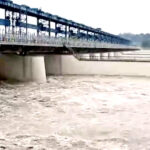 उत्तराखंड हरिद्वार में गंगा नदी का जल स्तर चेतावनी के निशान से ऊपर अलर्ट जारी, पुलिस ने गंगा घाटों के नजदीक लोगों को किया सावधान,,,,