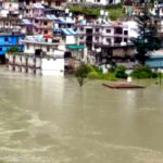 उत्तराखंड यमुनोत्री स्यानचट्टी के पास बनी कृत्रिम झील के पानी में डूबा NH पुल, स्यानचट्टी पार्किंग में घुसा पानी स्थानीय लोगों में दहशत,,,,,