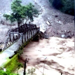 उत्तराखंड रुद्रप्रयाग में अतिवृष्टि और भूस्खलन से छेनागाड़ तबाह, 15 दुकानें व घर जमीदोंज, आठ लोग नदी में बहे,एक महिला की मौत,,,,