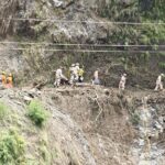 उत्तराखंड में प्रकृति का कहर जारी, भू-धंसाव से बढ़ी दहशत, लगातार तेज़ बरसात से कमजोर पड़ीं पहाड़ की भू-आकृतियां,,,