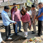 उत्तराखंड हरिद्वार सिटी मजिस्ट्रेट कुश्म चौहान ने त्योहारों के मद्देनजर हरिद्वार के व्यस्ततम कटहरा बाज़ार का किया स्थलीय निरीक्षण,,,,