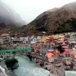 उत्तराखंड में बदला मौसम का मिज़ाज, यमुनोत्री में बारिश और ओलावृष्टि सहित बदरीनाथ धाम की चोटियों पर हुई बर्फबारी,,,,,,