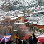 उत्तराखंड श्री बदरीनाथ-केदारनाथ धाम में बर्फबारी से चारों तरफ बिछी बर्फ की सफेद चादर, तापमान गिरने से पहाड़ और प्लेन में बढ़ी ठंड,,,,