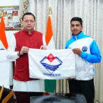 उत्तराखंड एवरेस्ट फतह करने वाले 16 वर्षीय सचिन कुमार ने की मुख्यमंत्री से भेंट, मुख्यमंत्री बोले, “सचिन उत्तराखंड की नई पीढ़ी के लिए प्रेरणा स्रोत” 