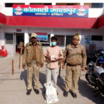 उत्तराखंड, ज्वालापुर पुलिस ने 52 पव्वे देशी शराब के साथ तस्कर अरविंद उर्फ पहाड़ी पुत्र महावीर, निवासी पीठ पुलिया, जगजीतपुर को किया गिरफ्तार,,,,,