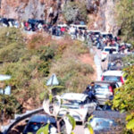 उत्तराखंड में बर्फबारी के बाद रविवार मसूरी में सैलानियों का लगा जमावड़ा, देहरादून-मसूरी हाईवे पर लगा कई KM लंबा जाम,,,,,