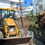 उत्तराखंड ऋषिकेश, चंद्रेश्वर नगर में हुए अवैध निर्माण पर नगर निगम ने चलाया बुलडोजर, अब जाम से मिलेगी राहत,,,,