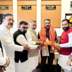 उत्तराखंड,हरिद्वार एसएसपी नवनीत भुल्लर ने कार्यभार संभालने से पहले हरकी पौड़ी ब्रह्मकुंड पर की मां गंगा की पूजा-अर्चना कर लिया आशीर्वाद,,,,,