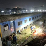 उत्तराखंड देहरादून में दून रेलवे स्टेशन पर नंदा देवी एक्सप्रेस के चार पहिये पटरी से उतरे, मोके पर मची अफरा तफरी,,,,