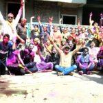 हरिद्वार कनखल स्थित इंदु एन्क्लेव  में महिलाओं ने धूमधाम से मनाई होली, रंग बिरंगे रंगों मे रंगीन दिखी पूरी सोसाइटी,,,,,