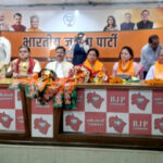 उत्तराखंड में चुनाव से पहले भाजपा का बड़ा दांव, कांग्रेस के कई नेताओं ने पंजा  छोड़ थामा भाजपा का दामन,,,,,