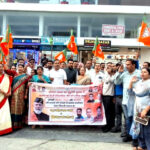 उत्तराखंड पश्चिम बंगाल में भाजपा की प्रचंड जीत पर सरदार पटेल मंडल ने मनाया जश्न, कार्यकर्ताओं ने बांटी मिठाई,,,,