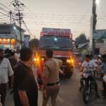 हरिद्वार ज्वालापुर कोतवाली के पास नशे में धुत ट्रक चालक का आतंक, पीछे से ई-रिक्शा में मारी टक्कर, बाल-बाल बची यात्रियों की जान,,,