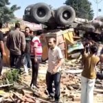 उत्तराखंड देहरादून में हुआ दर्दनाक सड़क हादसा, अनियंत्रित सीमेंट से भरा ट्रक पलटने से बाइक सवार की मौके पर मौत, एक घायल,,,,