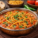 जब कुछ तीखा और चटपटा खाने का हो मन, तो ट्राइ करें यह स्पेशल सेव टमाटर की सब्जी,,,,,,,