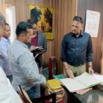 उत्तराखंड सीडीओ ने जिला पंचायत कार्यालय नैनीताल का किया औचक निरीक्षण, नक्शा और वित्तीय गड़बड़ियों पर भड़के, जेई समेत 3 कर्मियों पर होगी कार्रवाई,,,